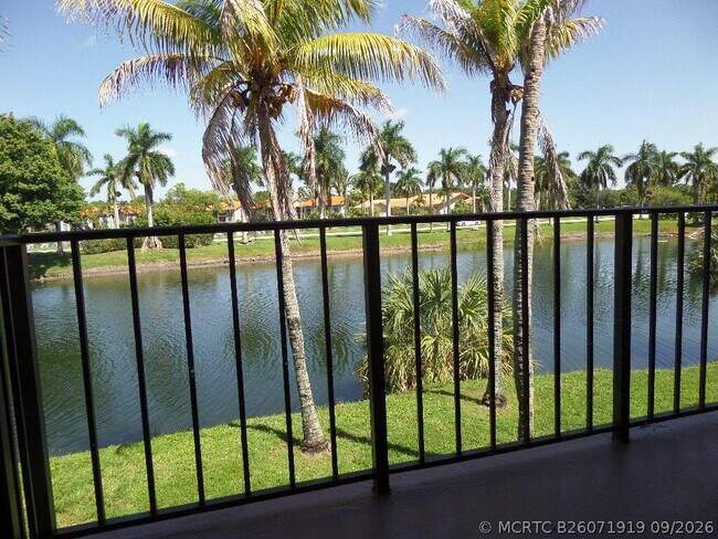 Building Photo - 1523 Lake Crystal Dr