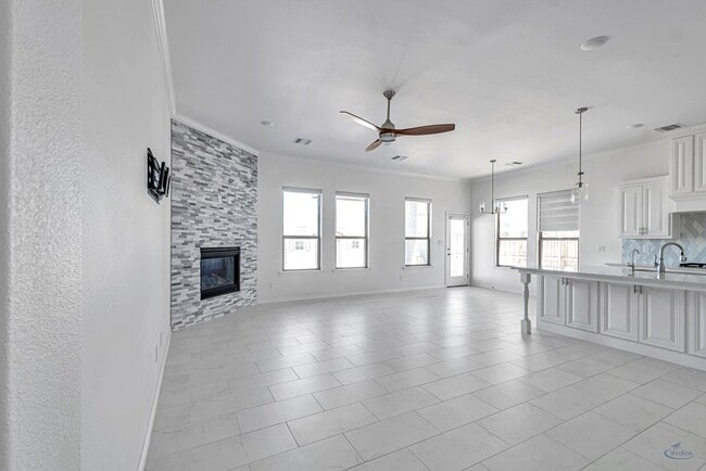 Building Photo - 1813 Wrigley Dr