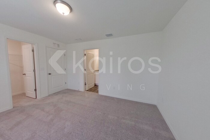Building Photo - 1128 Hayes Ave S