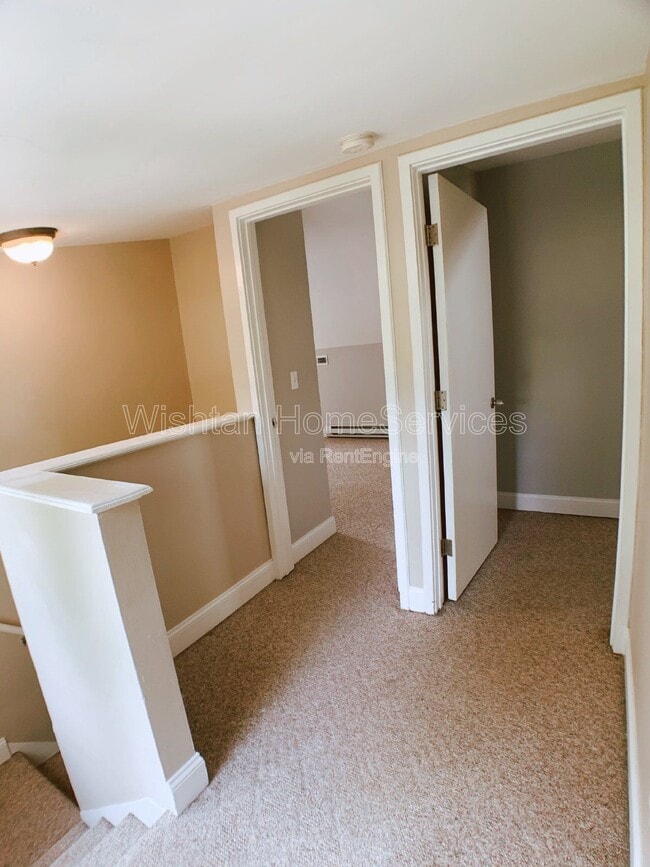 Building Photo - 437 W Murray St