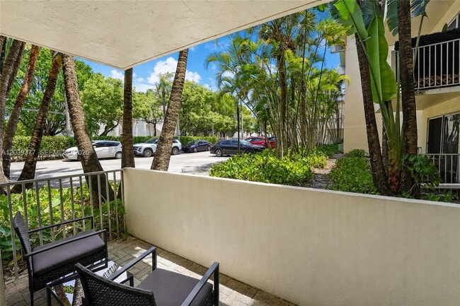 Building Photo - 8950 SW 69th Ct