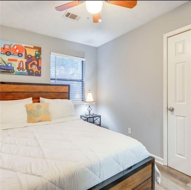 Building Photo - 3468 Deer Trce