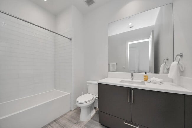 Building Photo - 4521 San Felipe St