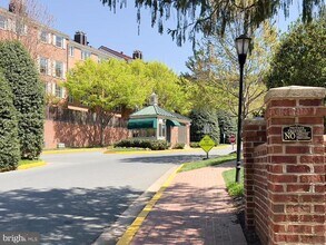 Building Photo - 3101 New Mexico Ave NW