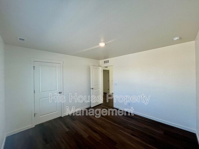 Building Photo - 5001 Abigar St