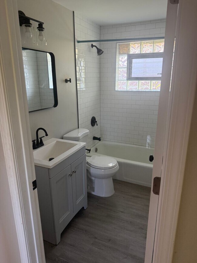 Building Photo - Spacious 2 Bedroom in Beverly