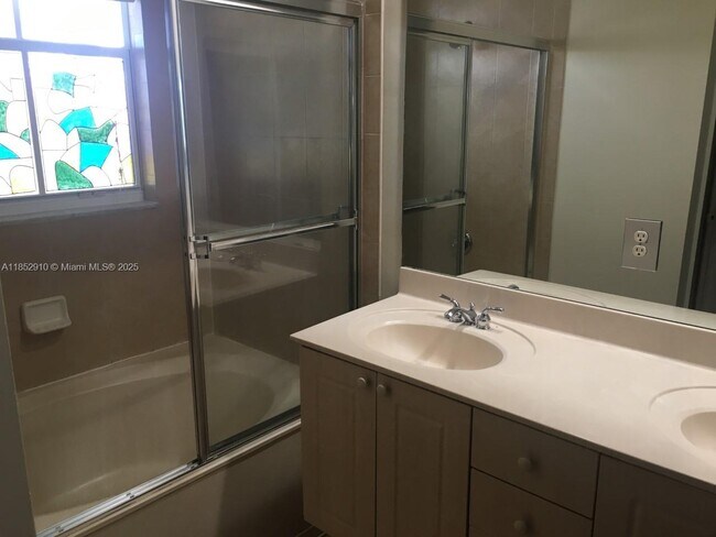 Building Photo - 3361 Merrick Ln