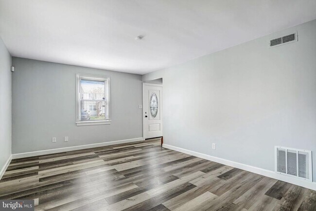 Building Photo - 6226 20th Ave