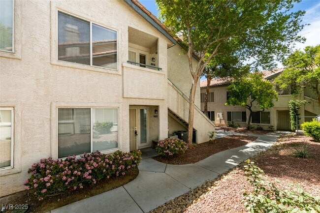 Building Photo - 3168 Tarpon Dr