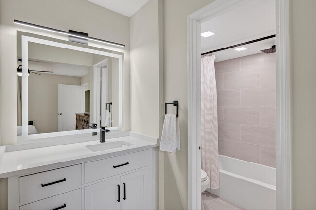 Building Photo - 9480 Tangerine Pl