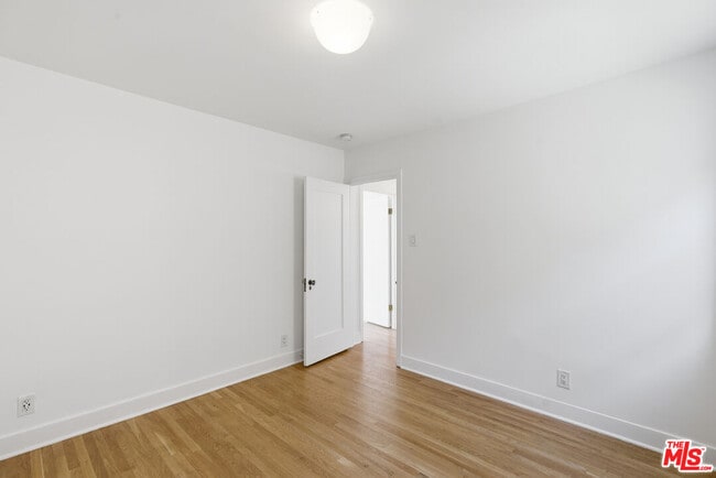 Building Photo - 6743 Arlington Ave