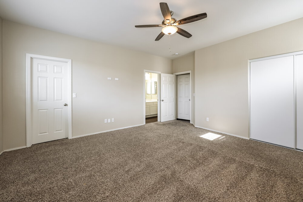 Building Photo - 3564 Chelsea Grove St