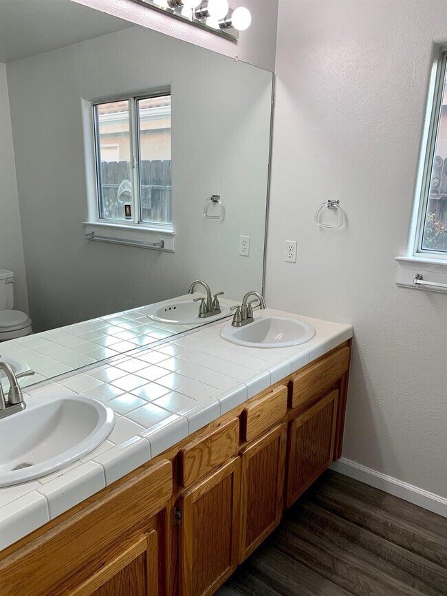 Building Photo - 5570 W Los Altos Ave