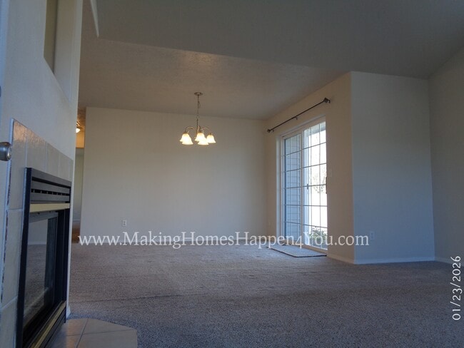 Building Photo - 7475 Parkplace Dr NE