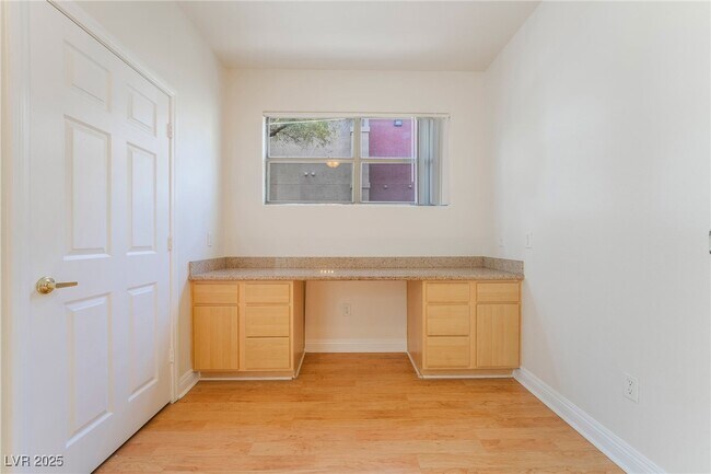 Building Photo - 8000 W Badura Ave