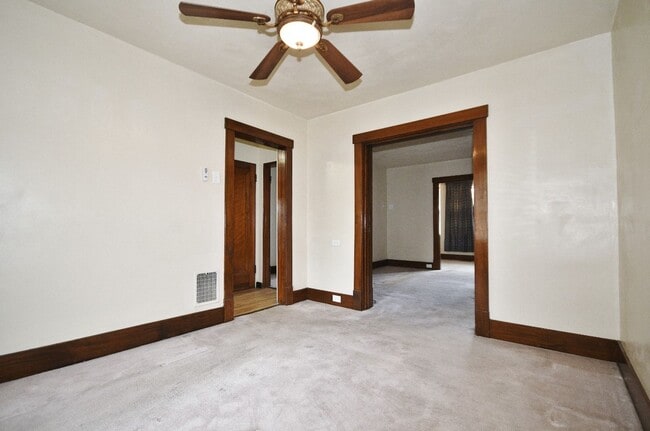 Building Photo - Charming 3-bedroom, 1-bathroom house locat...