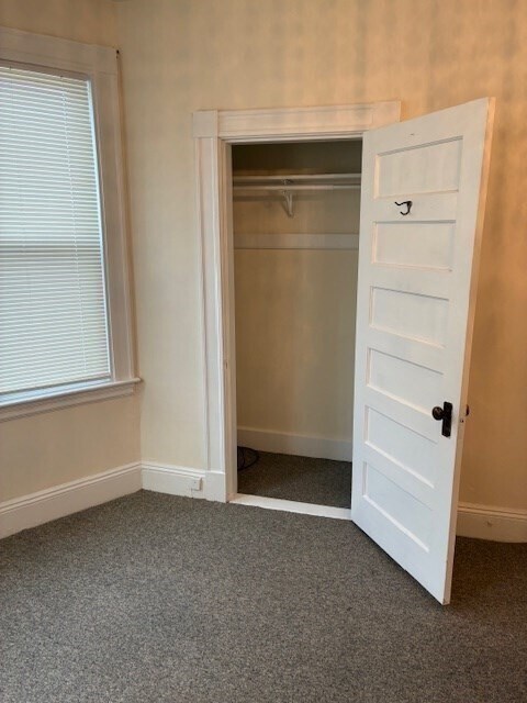 Building Photo - 180 Lewis St