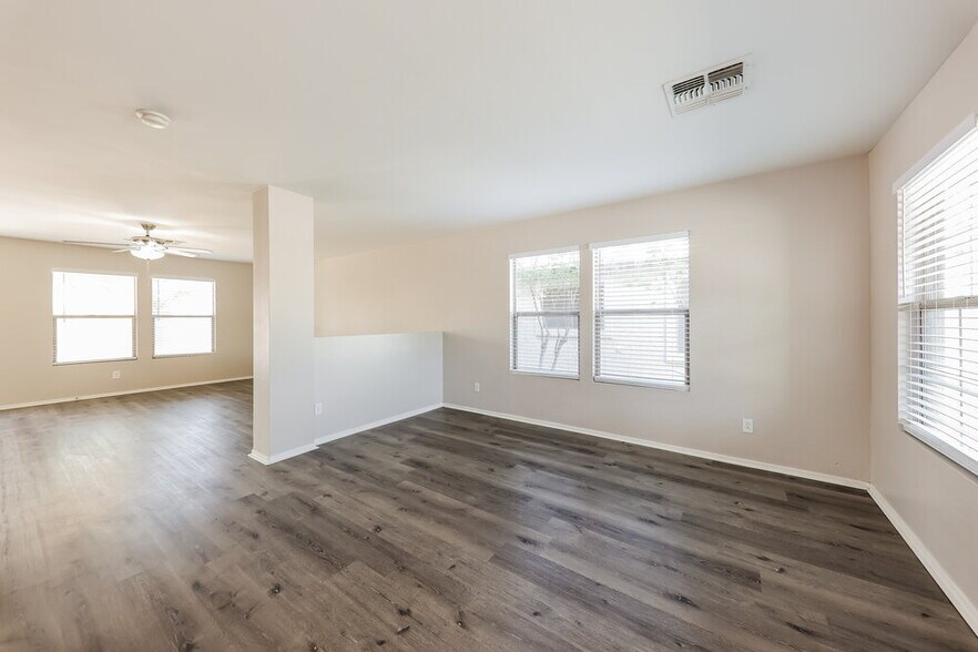 Building Photo - 3123 W Alta Vista Rd