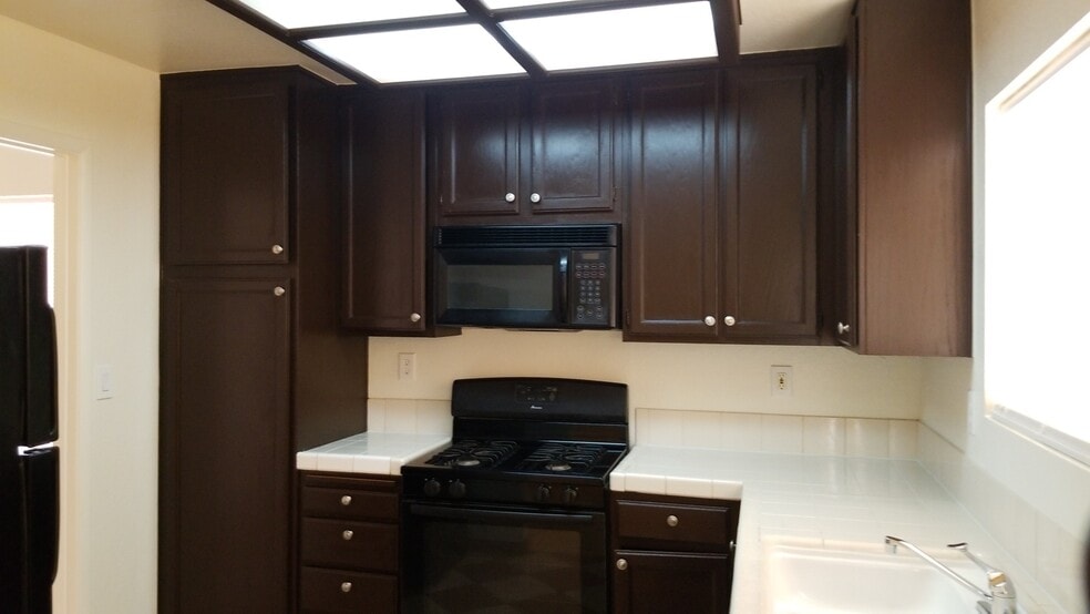 Building Photo - 474 Old Palms Dr