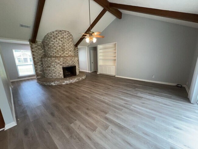 Building Photo - 27226 W Pyeatt Ln