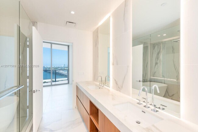 Building Photo - 1400 Biscayne Blvd