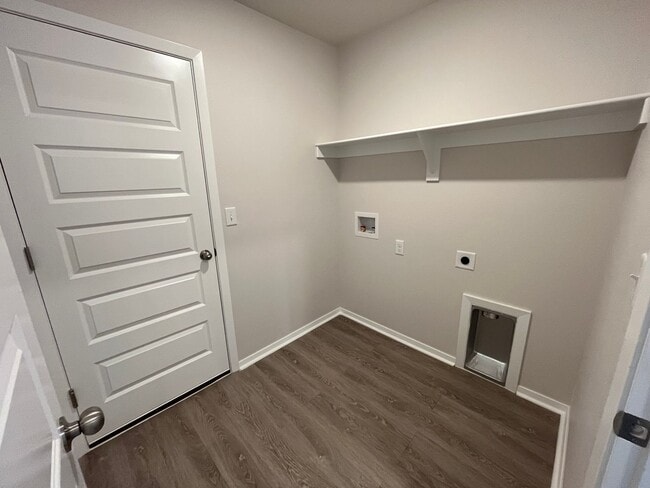 Building Photo - Pre-Leasing Now! Discover Modern Living in This 4-Bedroom, 2-Bath Home at Cottages at Clear Creek