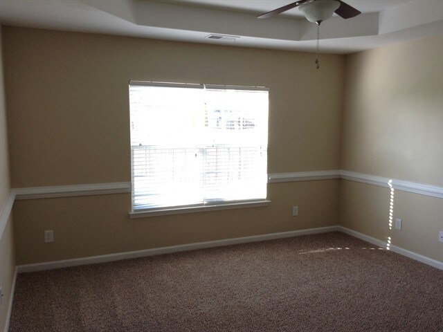 Building Photo - 107 Rosemont Ln