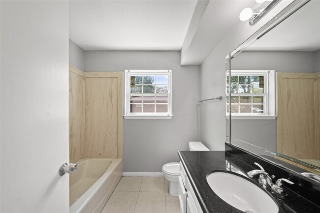 Building Photo - 13411 Anna Ct