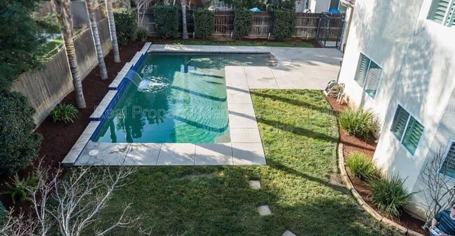 Building Photo - 2927 E Solar Ave