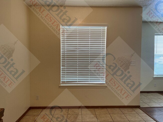 Building Photo - 1322 Glen Oaks Ct