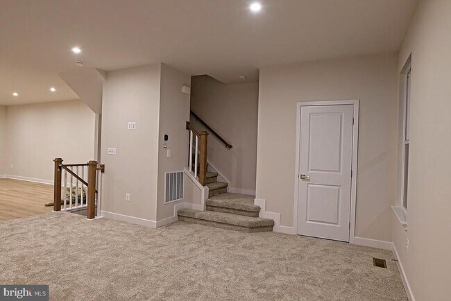 Building Photo - 9390 Tanfield Dr