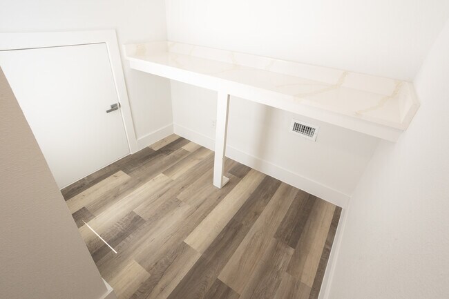 Building Photo - 3144 Wayside Ave