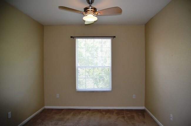 Building Photo - Nice 3/2 Condo in Horizons at Vista Lakes ...