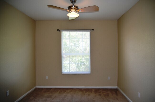 Building Photo - Nice 3/2 Condo in Horizons at Vista Lakes (Gated)