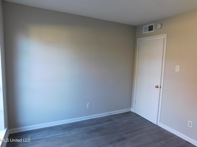 Building Photo - 2775 Normandy Cove