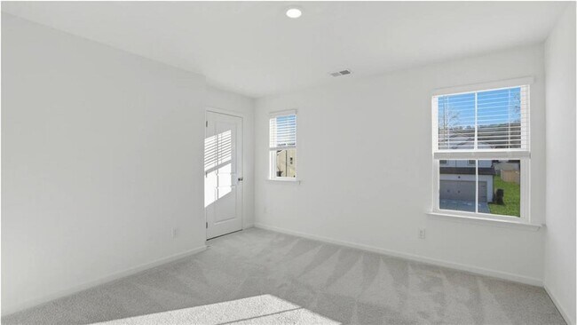 Building Photo - 129 Saddlebred Wy