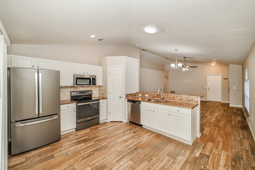 Building Photo - 13719 Gentle Woods Ave