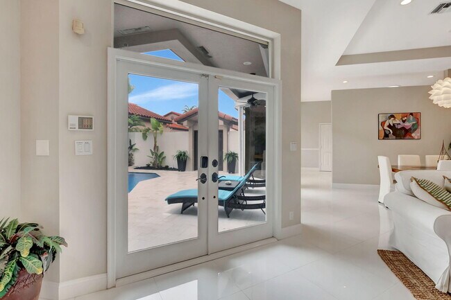 Building Photo - 23164 Via Stel