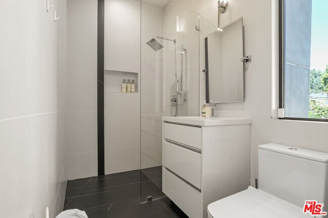 Building Photo - 13812 Cumpston St