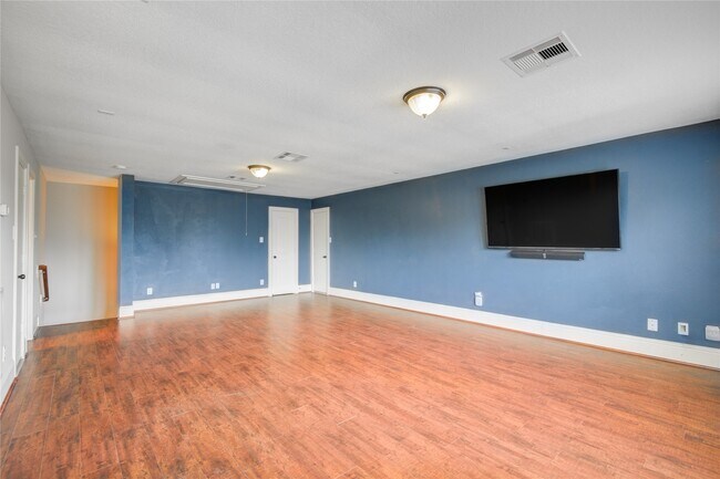 Building Photo - 2422 Monarch Terrace Dr