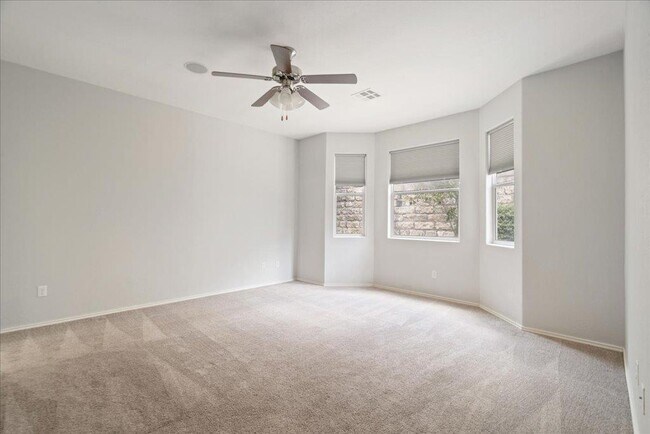 Building Photo - 15 Stone Terrace Dr