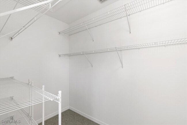Building Photo - 839 Hampton Cir