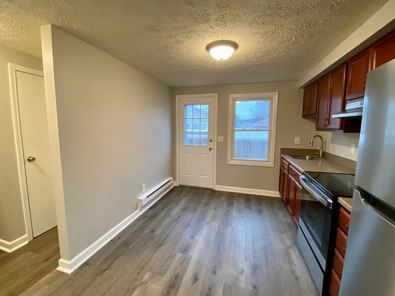 Kitchen and Dining Area - 30 Clayton St