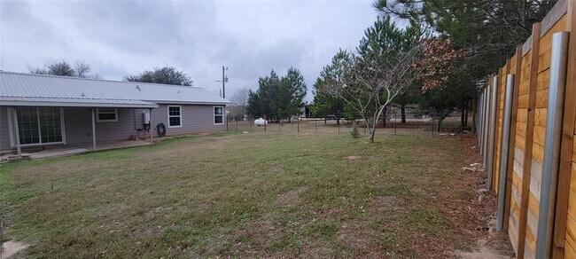 Building Photo - 195 Cardinal Dr