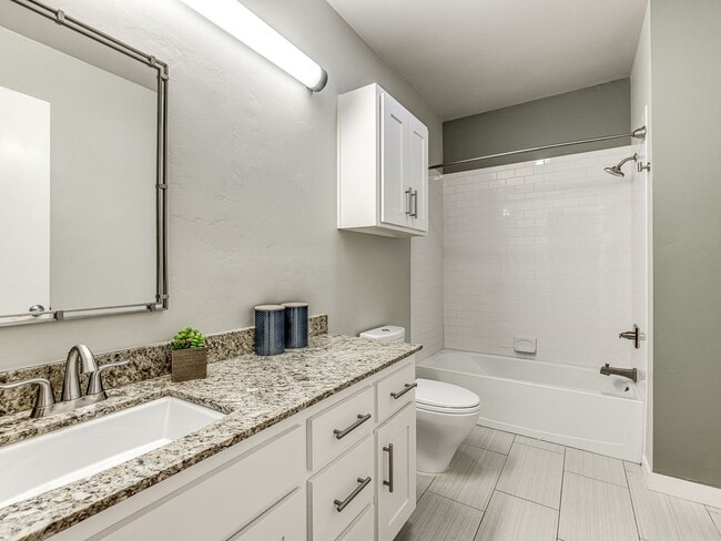 Building Photo - Military/First Responder Discount Available- 3 Bedroom/2 Bath  Downtown OKC Condo WITH 2 Covered ...