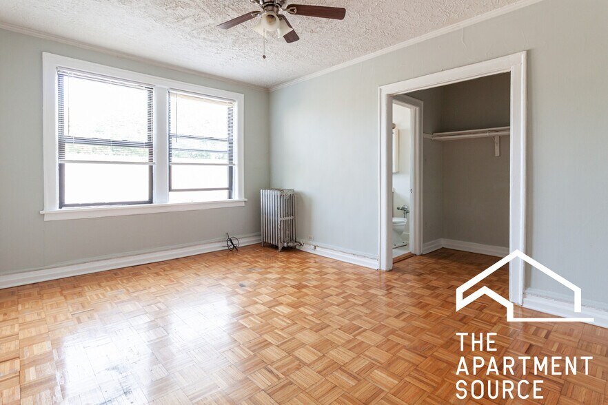 Building Photo - 717 W Belmont Ave