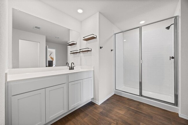 Building Photo - 325 Granary Dr