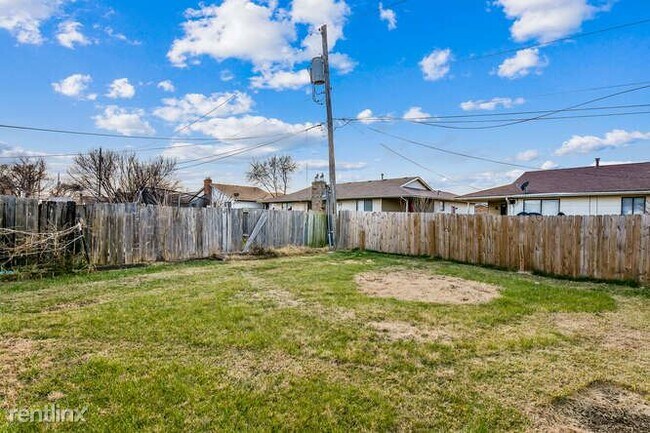 Building Photo - 3 br, 2 bath House - 9419 E Bluestem St
