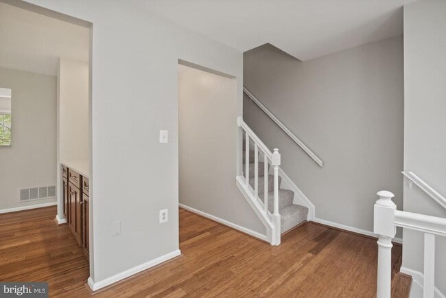 Building Photo - 10500 Grove Ridge Pl