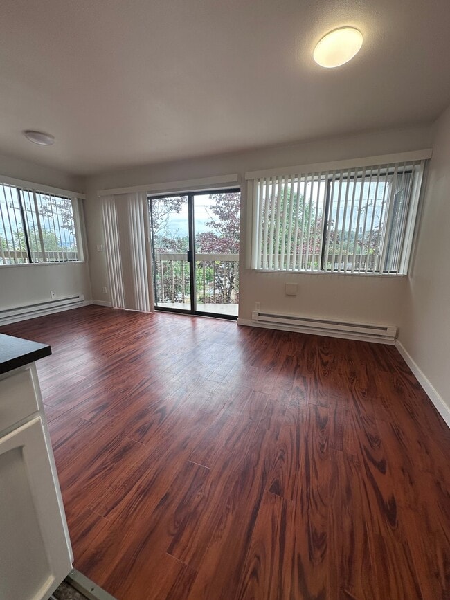 Building Photo - 3001 SW Avalon Way